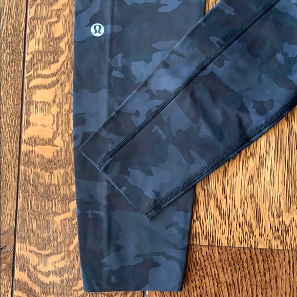 NWT Lululemon Fast and Free Tight 25” incognito camo - Picture 9 of 9